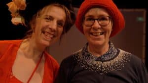 Doris Hochscheid en Marjolein Baars in de theatervoorstelling